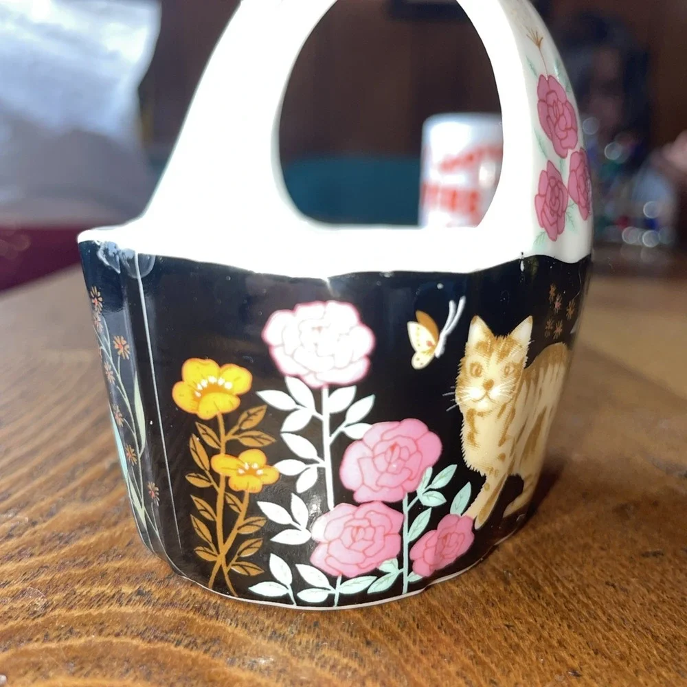Vintage Ceramic Basket‎ Trinket Holder Decorated in Floral & Orange Tabby Cat